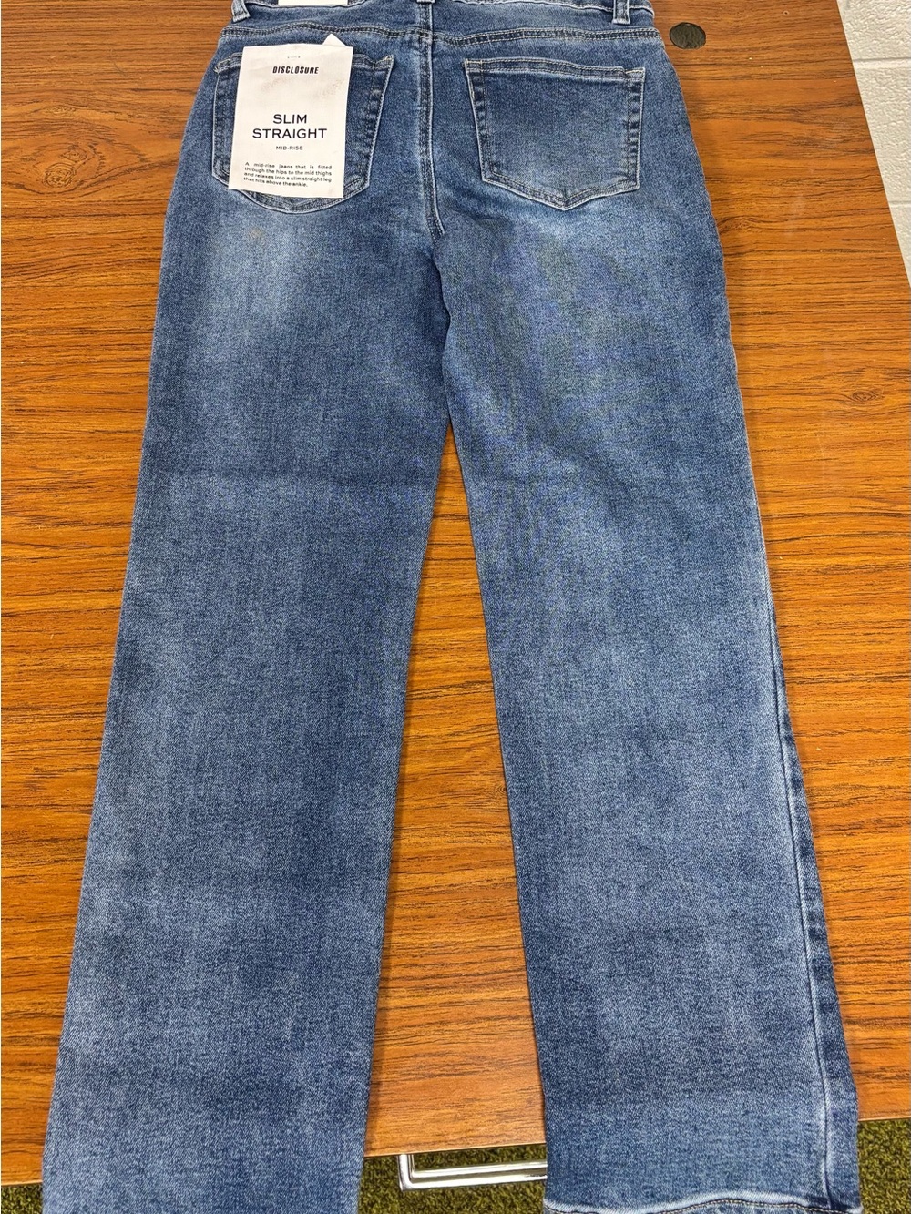 NWT - Disclosure Wmns Mid-Rise Slim Straight Jeans - Size 3/26 - Picture 3 of 7